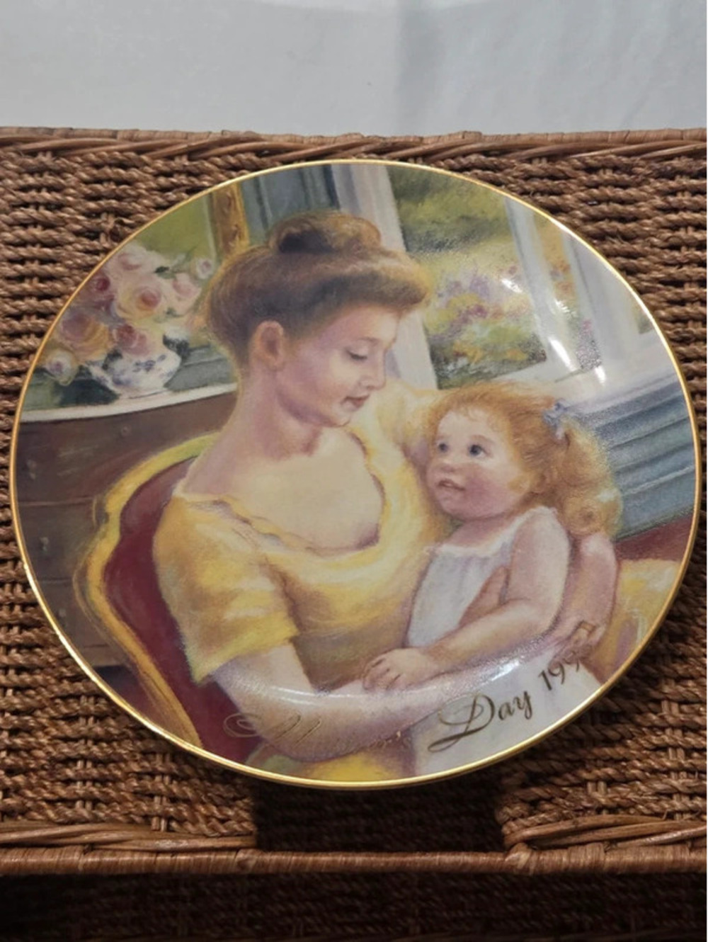 Vintage Avon Mother's Day Plate